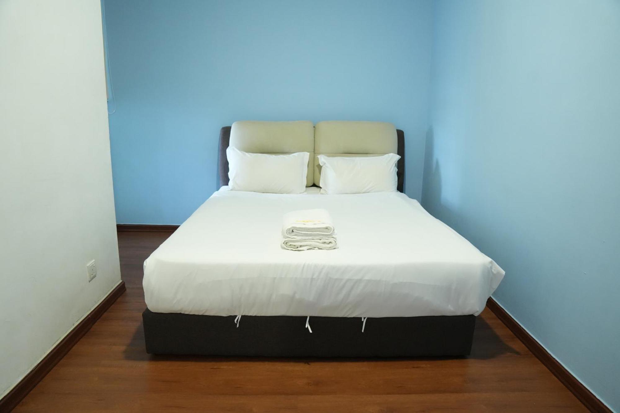 Roxy Hotel & Apartments Kuching Exterior photo