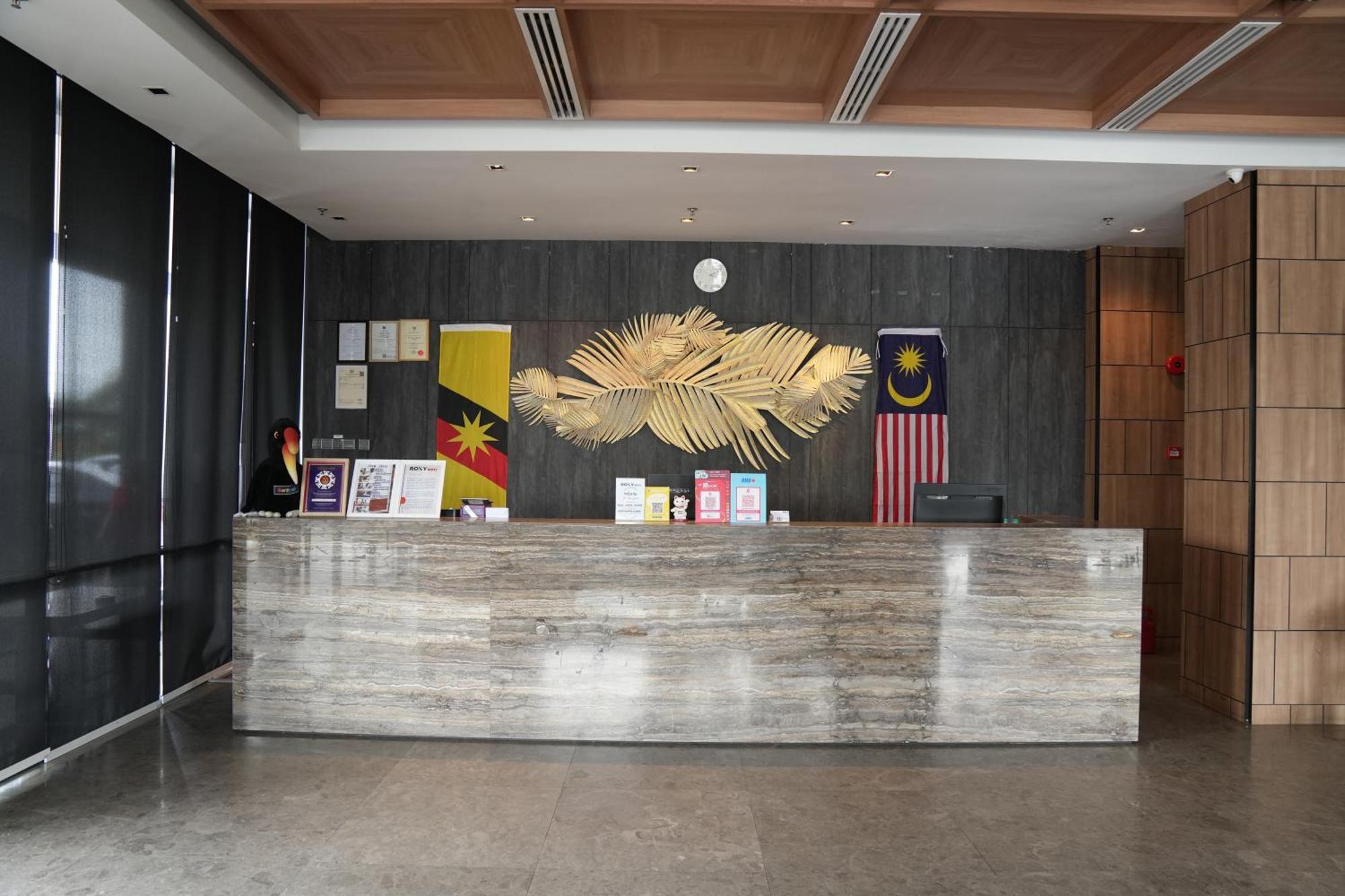 Roxy Hotel & Apartments Kuching Exterior photo