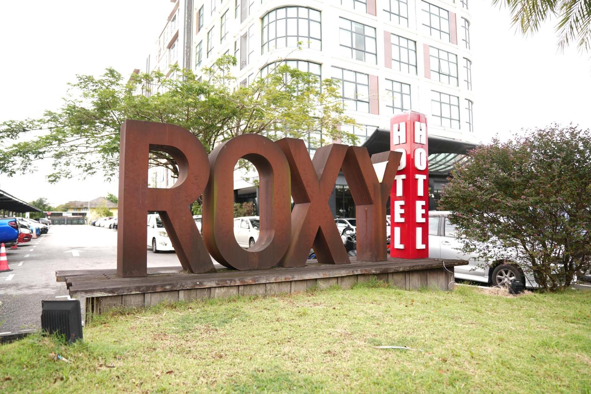 Roxy Hotel & Apartments Kuching Exterior photo